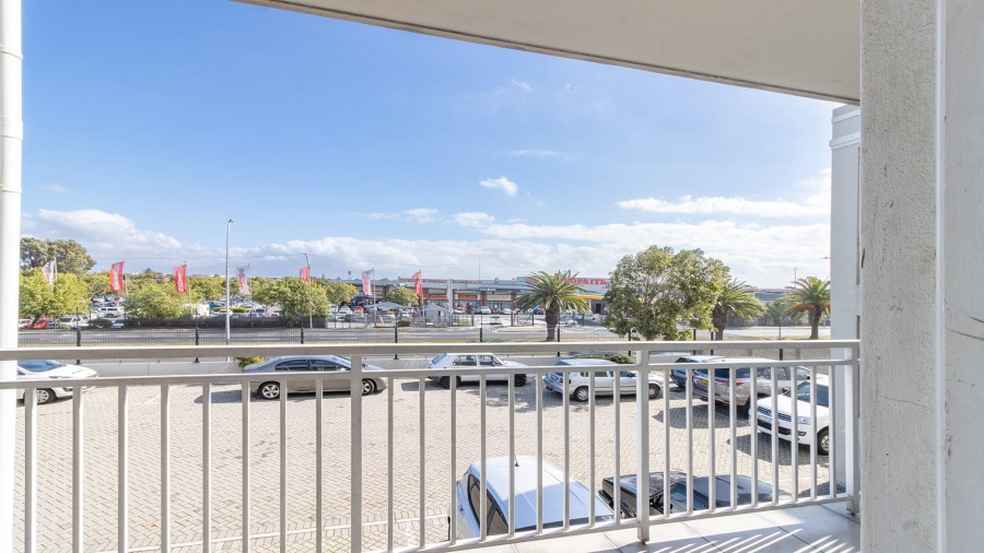 2 Bedroom Property for Sale in Cravenby Western Cape